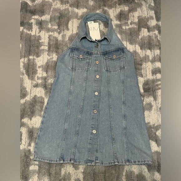 Zara Blue Backless Dress with Elegant Silhouette - Picture 2 of 9